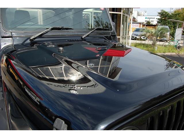 ジープ・ラングラー スポーツ 5速マニュアル!新作ホイールXJ08グロスマシーンド新品!タイヤX-MT5本新品!ソフトトップ リフトアップ ポケットスタイルフェンダーフレア クリアーウインカーレンズ新品!(12枚目)