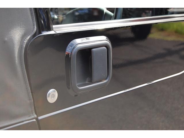 ジープ・ラングラー スポーツ 5速マニュアル!新作ホイールXJ08グロスマシーンド新品!タイヤX-MT5本新品!ソフトトップ リフトアップ ポケットスタイルフェンダーフレア クリアーウインカーレンズ新品!(16枚目)