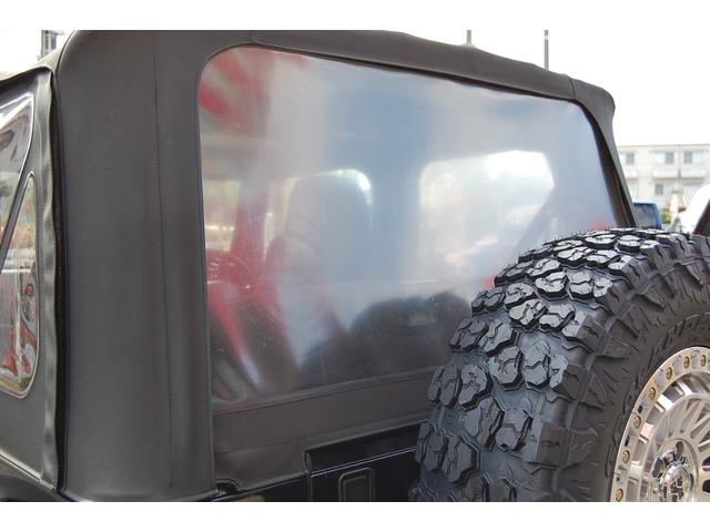 ジープ・ラングラー スポーツ 5速マニュアル!新作ホイールXJ08グロスマシーンド新品!タイヤX-MT5本新品!ソフトトップ リフトアップ ポケットスタイルフェンダーフレア クリアーウインカーレンズ新品!(24枚目)