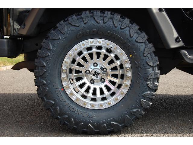 ジープ・ラングラー スポーツ 5速マニュアル!新作ホイールXJ08グロスマシーンド新品!タイヤX-MT5本新品!ソフトトップ リフトアップ ポケットスタイルフェンダーフレア クリアーウインカーレンズ新品!(26枚目)