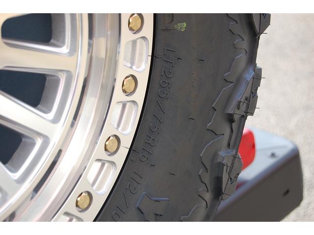 ジープ・ラングラー スポーツ 5速マニュアル!新作ホイールXJ08グロスマシーンド新品!タイヤX-MT5本新品!ソフトトップ リフトアップ ポケットスタイルフェンダーフレア クリアーウインカーレンズ新品!(29枚目)