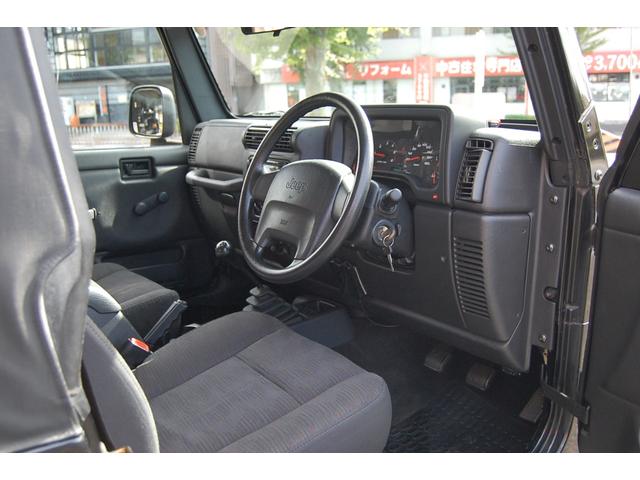 ジープ・ラングラー スポーツ 5速マニュアル!新作ホイールXJ08グロスマシーンド新品!タイヤX-MT5本新品!ソフトトップ リフトアップ ポケットスタイルフェンダーフレア クリアーウインカーレンズ新品!(30枚目)