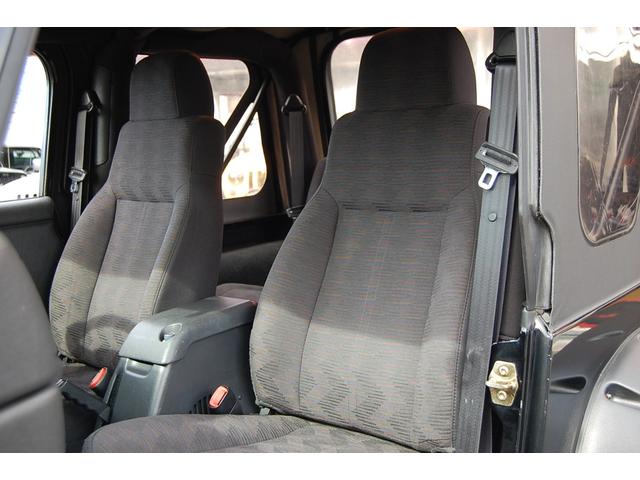 ジープ・ラングラー スポーツ 5速マニュアル!新作ホイールXJ08グロスマシーンド新品!タイヤX-MT5本新品!ソフトトップ リフトアップ ポケットスタイルフェンダーフレア クリアーウインカーレンズ新品!(46枚目)