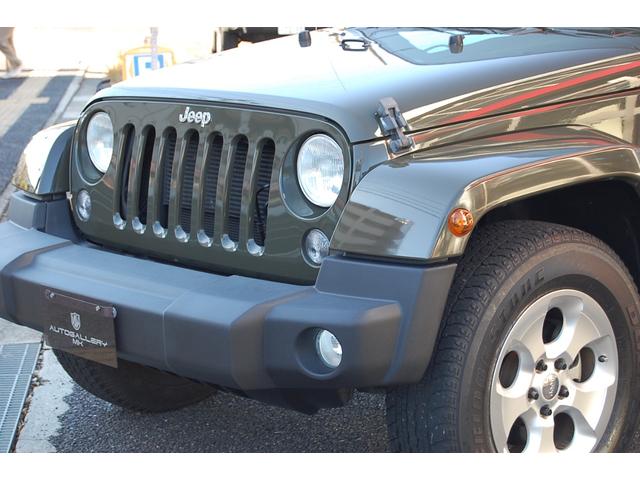 ジープ・ラングラー サハラ　サハラ　タンククリアコート　２ドア後期モデル　３．６Ｌエンジン　オーバーフェンダー、ハードトップ同色塗装　カーハート専用サンシェード（11枚目）