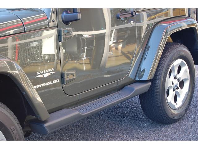 ジープ・ラングラー サハラ　サハラ　タンククリアコート　２ドア後期モデル　３．６Ｌエンジン　オーバーフェンダー、ハードトップ同色塗装　カーハート専用サンシェード（13枚目）