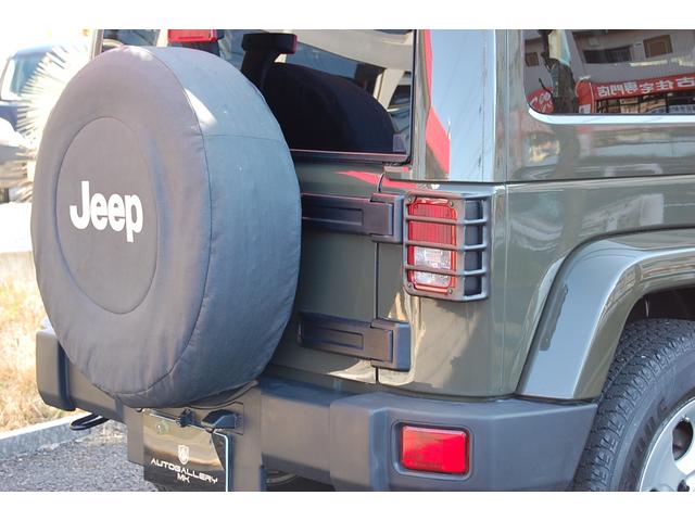 ジープ・ラングラー サハラ　サハラ　タンククリアコート　２ドア後期モデル　３．６Ｌエンジン　オーバーフェンダー、ハードトップ同色塗装　カーハート専用サンシェード（15枚目）