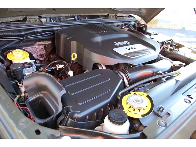 ジープ・ラングラー サハラ　サハラ　タンククリアコート　２ドア後期モデル　３．６Ｌエンジン　オーバーフェンダー、ハードトップ同色塗装　カーハート専用サンシェード（57枚目）