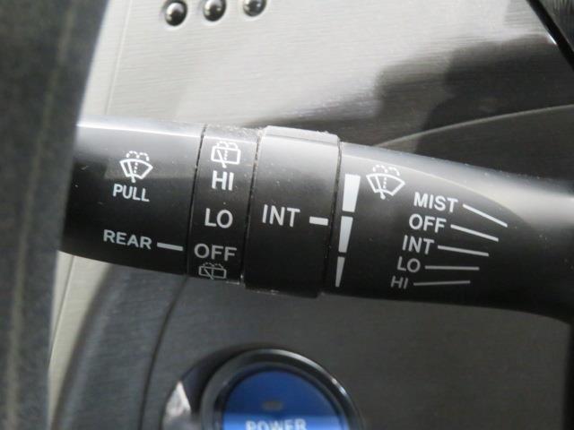 プリウス S バックカメラ ETC HIDヘッドライト スマートキー キーレス ハイブリッド ワンオーナー(14枚目)