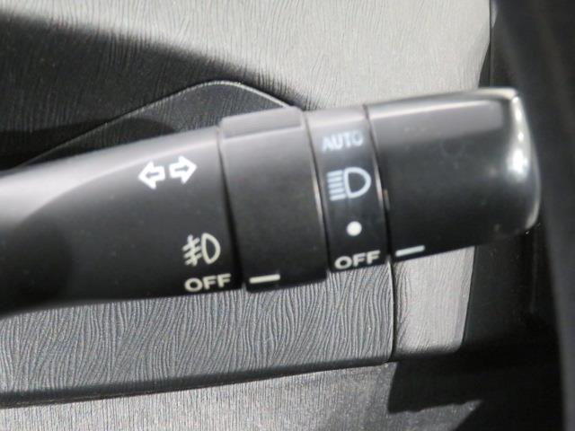 プリウス S バックカメラ ETC HIDヘッドライト スマートキー キーレス ハイブリッド ワンオーナー(15枚目)