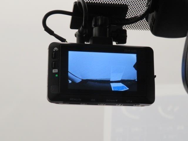 プリウス Ａ　衝突被害軽減システム　メモリーナビ　　ＥＴＣ　ドラレコ　　ミュージックプレイヤー接続可　　電動シート　オートクルーズコントロール　ＬＥＤヘッドランプ　スマートキー　キーレス（12枚目）