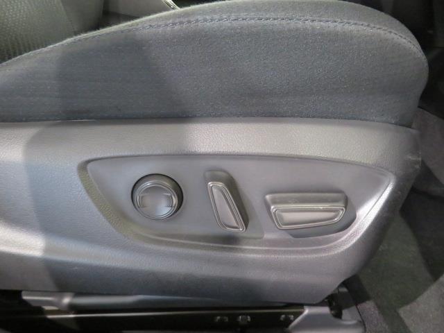 プリウス Ａ　衝突被害軽減システム　メモリーナビ　　ＥＴＣ　ドラレコ　　ミュージックプレイヤー接続可　　電動シート　オートクルーズコントロール　ＬＥＤヘッドランプ　スマートキー　キーレス（28枚目）