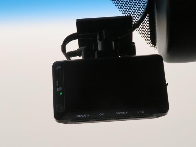 ハリアーハイブリッド Z レザーパッケージ 衝突被害軽減システム メモリーナビ フルセグ バックカメラ ETC ドラレコ ミュージックプレイヤー接続可 革シート 電動シート オートクルーズコントロール LEDヘッドランプ スマートキー キーレス(10枚目)