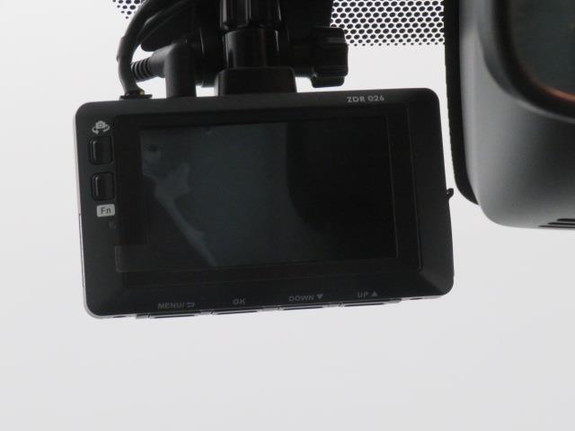 ヴォクシー ハイブリッドZS 衝突被害軽減システム メモリーナビ フルセグ バックカメラ ETC ドラレコ CD ミュージックプレイヤー接続可 DVD再生 後席モニター LEDヘッドランプ 両側電動スライド 乗車定員7人 キーレス(16枚目)