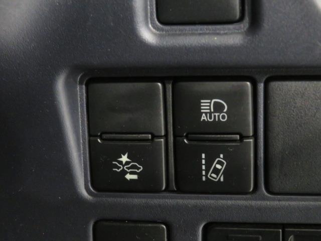 ヴォクシー ハイブリッドZS 衝突被害軽減システム メモリーナビ フルセグ バックカメラ ETC ドラレコ CD ミュージックプレイヤー接続可 DVD再生 後席モニター LEDヘッドランプ 両側電動スライド 乗車定員7人 キーレス(17枚目)