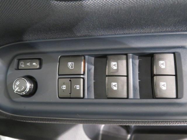 ヴォクシー ハイブリッドZS 衝突被害軽減システム メモリーナビ フルセグ バックカメラ ETC ドラレコ CD ミュージックプレイヤー接続可 DVD再生 後席モニター LEDヘッドランプ 両側電動スライド 乗車定員7人 キーレス(19枚目)