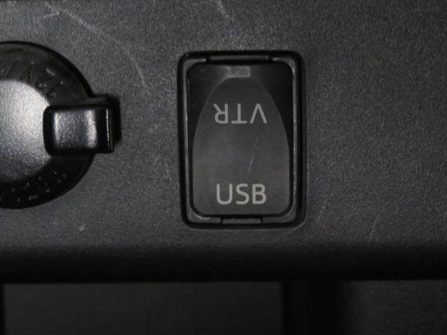 ヴォクシー ハイブリッドZS 衝突被害軽減システム メモリーナビ フルセグ バックカメラ ETC ドラレコ CD ミュージックプレイヤー接続可 DVD再生 後席モニター LEDヘッドランプ 両側電動スライド 乗車定員7人 キーレス(20枚目)