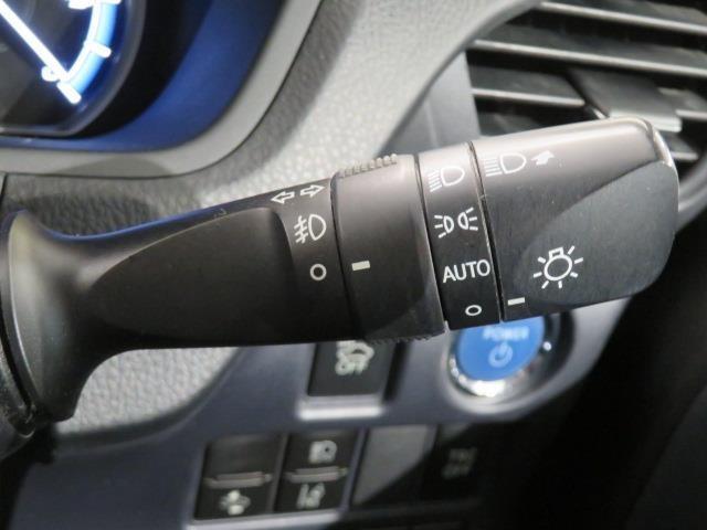 ヴォクシー ハイブリッドZS 衝突被害軽減システム メモリーナビ フルセグ バックカメラ ETC ドラレコ CD ミュージックプレイヤー接続可 DVD再生 後席モニター LEDヘッドランプ 両側電動スライド 乗車定員7人 キーレス(27枚目)