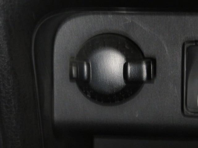 ヴォクシー ハイブリッドZS 衝突被害軽減システム メモリーナビ フルセグ バックカメラ ETC ドラレコ CD ミュージックプレイヤー接続可 DVD再生 後席モニター LEDヘッドランプ 両側電動スライド 乗車定員7人 キーレス(34枚目)