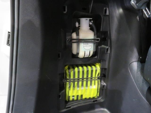 ヴォクシー ハイブリッドZS 衝突被害軽減システム メモリーナビ フルセグ バックカメラ ETC ドラレコ CD ミュージックプレイヤー接続可 DVD再生 後席モニター LEDヘッドランプ 両側電動スライド 乗車定員7人 キーレス(39枚目)