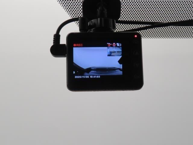 ＲＡＶ４ ハイブリッドアドベンチャー　衝突被害軽減システム　メモリーナビ　フルセグ　バックカメラ　ＥＴＣ　ドラレコ　ミュージックプレイヤー接続可　電動シート　オートクルーズコントロール　ＬＥＤヘッドランプ　スマートキー　キーレス　４ＷＤ（10枚目）