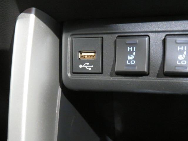 ＲＡＶ４ ハイブリッドアドベンチャー　衝突被害軽減システム　メモリーナビ　フルセグ　バックカメラ　ＥＴＣ　ドラレコ　ミュージックプレイヤー接続可　電動シート　オートクルーズコントロール　ＬＥＤヘッドランプ　スマートキー　キーレス　４ＷＤ（12枚目）