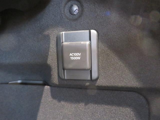 クラウンクロスオーバー Ｇアドバンスド・レザーパッケージ　衝突被害軽減システム　フルセグ　バックカメラ　ＥＴＣ　ミュージックプレイヤー接続可　革シート　電動シート　オートクルーズコントロール　ＬＥＤヘッドランプ　スマートキー　キーレス　４ＷＤ　ハイブリッド（14枚目）