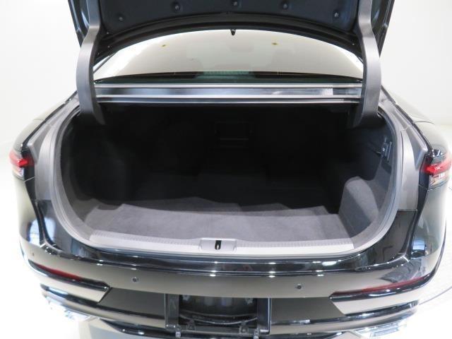 クラウンクロスオーバー Ｇアドバンスド・レザーパッケージ　衝突被害軽減システム　フルセグ　バックカメラ　ＥＴＣ　ミュージックプレイヤー接続可　革シート　電動シート　オートクルーズコントロール　ＬＥＤヘッドランプ　スマートキー　キーレス　４ＷＤ　ハイブリッド（30枚目）