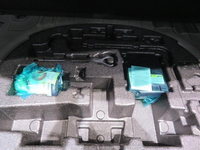 クラウンクロスオーバー Ｇアドバンスド・レザーパッケージ　衝突被害軽減システム　フルセグ　バックカメラ　ＥＴＣ　ミュージックプレイヤー接続可　革シート　電動シート　オートクルーズコントロール　ＬＥＤヘッドランプ　スマートキー　キーレス　４ＷＤ　ハイブリッド（31枚目）