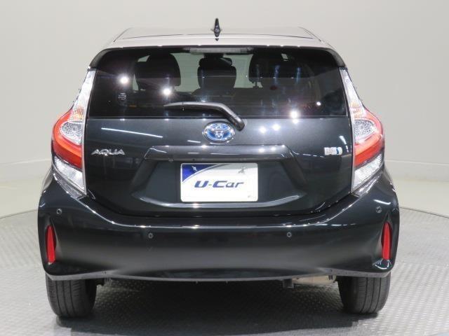 「バックフォルム」です。トランク・ラゲッジスペースには、多くの荷物を入れることが可能です。