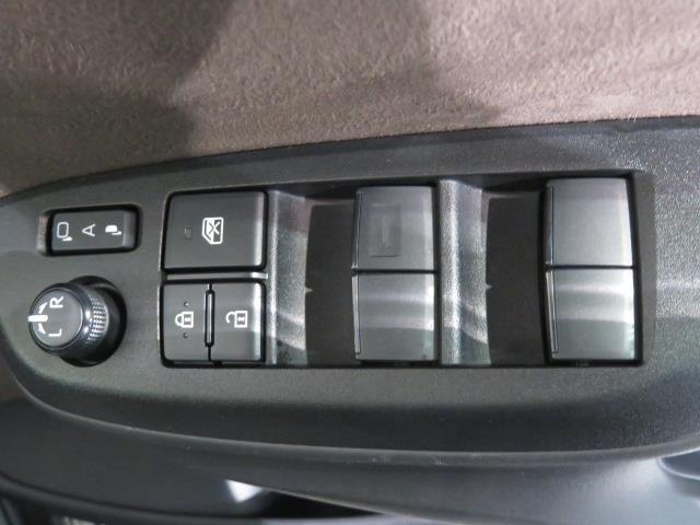 ヤリスクロス ハイブリッドＺ　衝突被害軽減システム　バックカメラ　ＥＴＣ　ドラレコ　ミュージックプレイヤー接続可　電動シート　オートクルーズコントロール　ＬＥＤヘッドランプ　スマートキー　キーレス　ハイブリッド　ワンオーナー（12枚目）