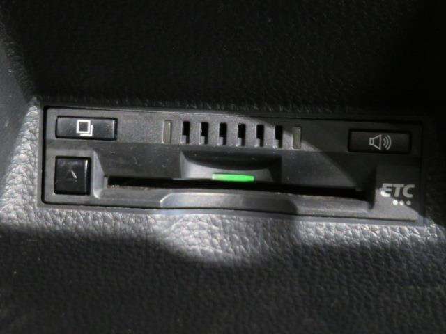 ヤリスクロス ハイブリッドＺ　衝突被害軽減システム　バックカメラ　ＥＴＣ　ドラレコ　ミュージックプレイヤー接続可　電動シート　オートクルーズコントロール　ＬＥＤヘッドランプ　スマートキー　キーレス　ハイブリッド　ワンオーナー（15枚目）