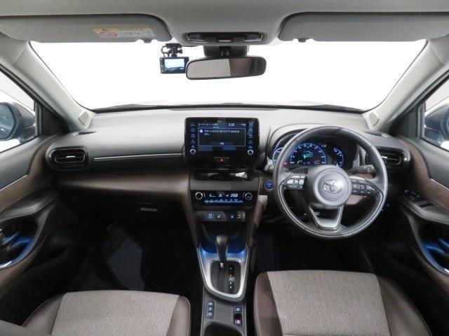 ヤリスクロス ハイブリッドＺ　衝突被害軽減システム　バックカメラ　ＥＴＣ　ドラレコ　ミュージックプレイヤー接続可　電動シート　オートクルーズコントロール　ＬＥＤヘッドランプ　スマートキー　キーレス　ハイブリッド　ワンオーナー（17枚目）