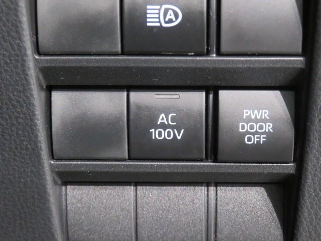 ノア ハイブリッドＳ－Ｚ　衝突被害軽減システム　メモリーナビ　フルセグ　バックカメラ　ＥＴＣ　ドラレコ　ＣＤ　ミュージックプレイヤー接続可　ＤＶＤ再生　後席モニター　オートクルーズコントロール　ＬＥＤヘッドランプ　乗車定員７人（11枚目）