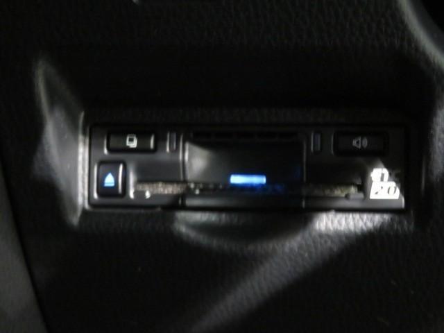 ノア ハイブリッドＳ－Ｚ　衝突被害軽減システム　メモリーナビ　フルセグ　バックカメラ　ＥＴＣ　ドラレコ　ＣＤ　ミュージックプレイヤー接続可　ＤＶＤ再生　後席モニター　オートクルーズコントロール　ＬＥＤヘッドランプ　乗車定員７人（12枚目）