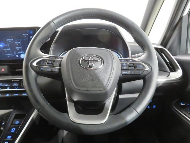 ノア ハイブリッドＳ－Ｚ　衝突被害軽減システム　メモリーナビ　フルセグ　バックカメラ　ＥＴＣ　ドラレコ　ＣＤ　ミュージックプレイヤー接続可　ＤＶＤ再生　後席モニター　オートクルーズコントロール　ＬＥＤヘッドランプ　乗車定員７人（15枚目）