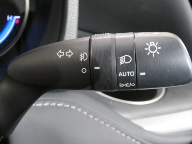 ノア ハイブリッドＳ－Ｚ　衝突被害軽減システム　メモリーナビ　フルセグ　バックカメラ　ＥＴＣ　ドラレコ　ＣＤ　ミュージックプレイヤー接続可　ＤＶＤ再生　後席モニター　オートクルーズコントロール　ＬＥＤヘッドランプ　乗車定員７人（18枚目）