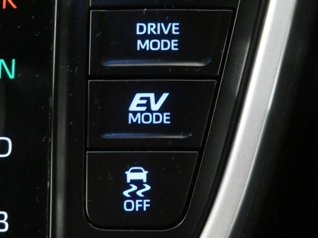 ノア ハイブリッドＳ－Ｚ　衝突被害軽減システム　メモリーナビ　フルセグ　バックカメラ　ＥＴＣ　ドラレコ　ＣＤ　ミュージックプレイヤー接続可　ＤＶＤ再生　後席モニター　オートクルーズコントロール　ＬＥＤヘッドランプ　乗車定員７人（23枚目）