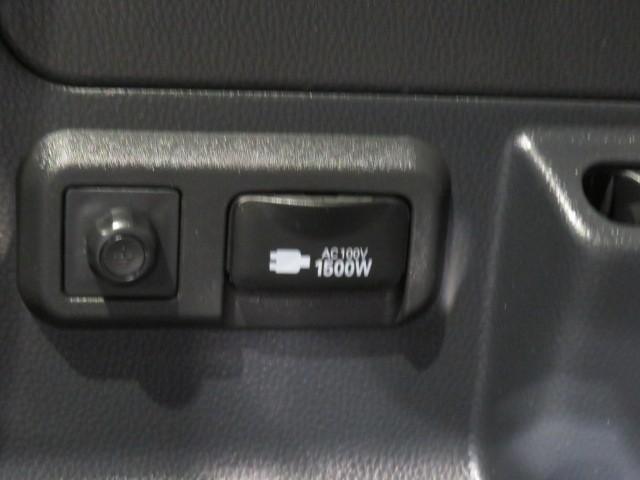 ノア ハイブリッドＳ－Ｚ　衝突被害軽減システム　メモリーナビ　フルセグ　バックカメラ　ＥＴＣ　ドラレコ　ＣＤ　ミュージックプレイヤー接続可　ＤＶＤ再生　後席モニター　オートクルーズコントロール　ＬＥＤヘッドランプ　乗車定員７人（28枚目）