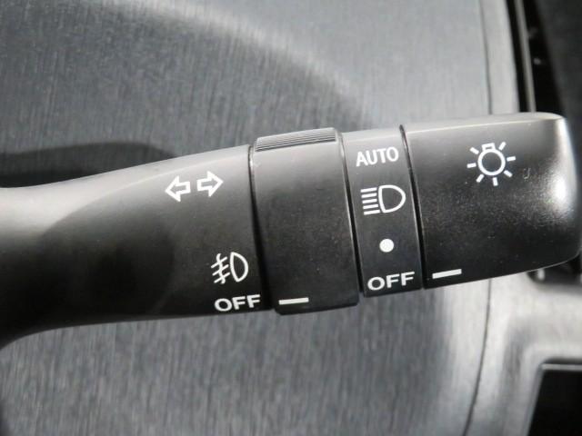 プリウスアルファ Ｓ　衝突被害軽減システム　メモリーナビ　フルセグ　バックカメラ　ＥＴＣ　ＣＤ　ミュージックプレイヤー接続可　ＤＶＤ再生　オートクルーズコントロール　ＬＥＤヘッドランプ　スマートキー　キーレス　ハイブリッド（18枚目）