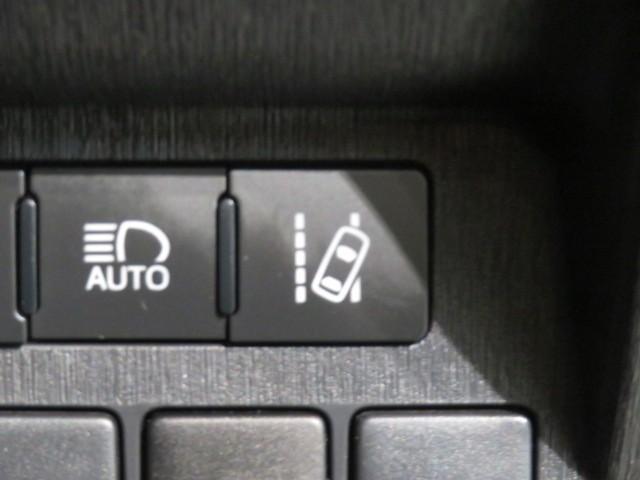 プリウスアルファ Ｓ　衝突被害軽減システム　メモリーナビ　フルセグ　バックカメラ　ＥＴＣ　ＣＤ　ミュージックプレイヤー接続可　ＤＶＤ再生　オートクルーズコントロール　ＬＥＤヘッドランプ　スマートキー　キーレス　ハイブリッド（21枚目）