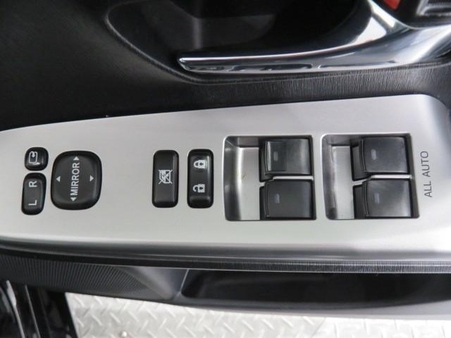 プリウスアルファ Ｓ　衝突被害軽減システム　メモリーナビ　フルセグ　バックカメラ　ＥＴＣ　ＣＤ　ミュージックプレイヤー接続可　ＤＶＤ再生　オートクルーズコントロール　ＬＥＤヘッドランプ　スマートキー　キーレス　ハイブリッド（25枚目）