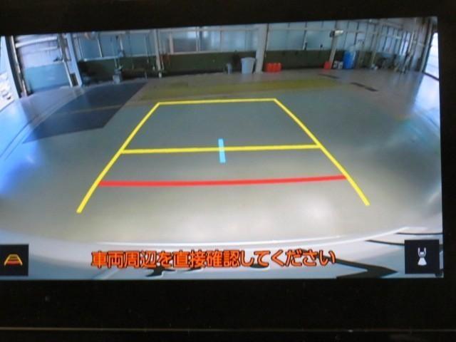 ヴォクシー ハイブリッドＳ－Ｚ　衝突被害軽減システム　メモリーナビ　バックカメラ　ＥＴＣ　ミュージックプレイヤー接続可　オートクルーズコントロール　ＬＥＤヘッドランプ　両側電動スライド　乗車定員７人　３列シート　スマートキー（11枚目）