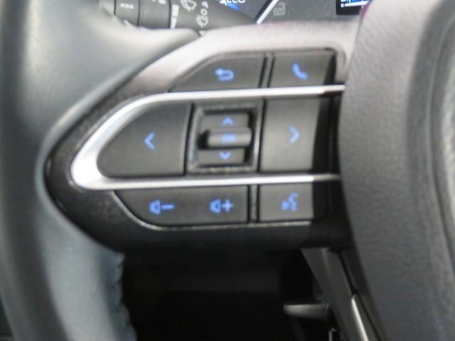 ヴォクシー ハイブリッドＳ－Ｚ　衝突被害軽減システム　メモリーナビ　バックカメラ　ＥＴＣ　ミュージックプレイヤー接続可　オートクルーズコントロール　ＬＥＤヘッドランプ　両側電動スライド　乗車定員７人　３列シート　スマートキー（17枚目）