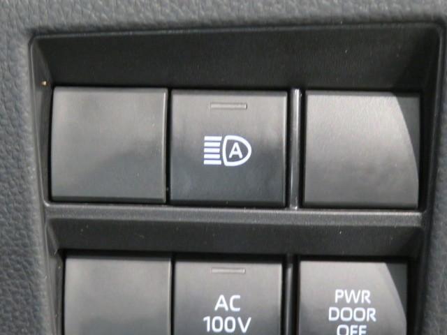 ヴォクシー ハイブリッドＳ－Ｚ　衝突被害軽減システム　メモリーナビ　バックカメラ　ＥＴＣ　ミュージックプレイヤー接続可　オートクルーズコントロール　ＬＥＤヘッドランプ　両側電動スライド　乗車定員７人　３列シート　スマートキー（21枚目）