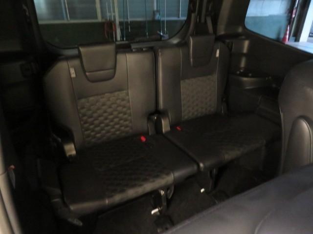 ヴォクシー ハイブリッドＳ－Ｚ　衝突被害軽減システム　メモリーナビ　バックカメラ　ＥＴＣ　ミュージックプレイヤー接続可　オートクルーズコントロール　ＬＥＤヘッドランプ　両側電動スライド　乗車定員７人　３列シート　スマートキー（28枚目）