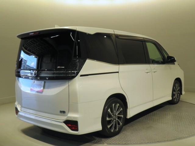 ヴォクシー ハイブリッドＳ－Ｚ　衝突被害軽減システム　メモリーナビ　バックカメラ　ＥＴＣ　ミュージックプレイヤー接続可　オートクルーズコントロール　ＬＥＤヘッドランプ　両側電動スライド　乗車定員７人　３列シート　スマートキー（34枚目）