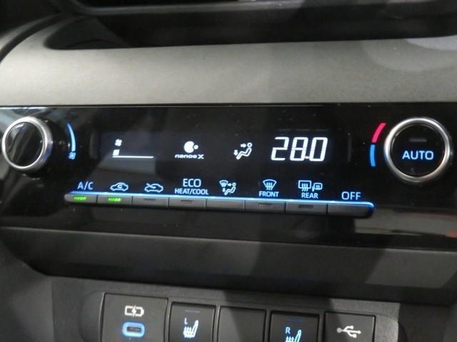 ヤリスクロス ハイブリッドＺ　衝突被害軽減システム　メモリーナビ　バックカメラ　ＥＴＣ　ミュージックプレイヤー接続可　電動シート　オートクルーズコントロール　ＬＥＤヘッドランプ　スマートキー　キーレス　ハイブリッド　ワンオーナー（11枚目）