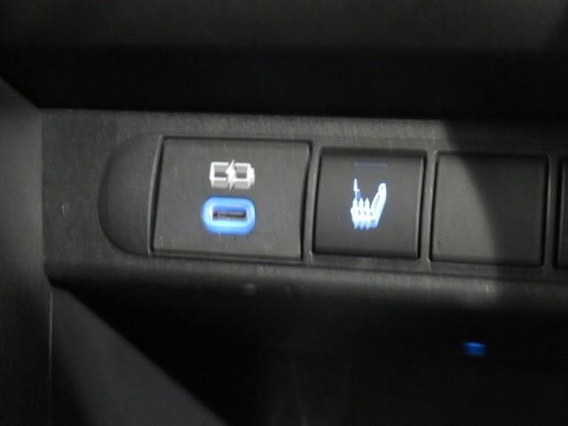 ヤリスクロス ハイブリッドＺ　衝突被害軽減システム　メモリーナビ　バックカメラ　ＥＴＣ　ミュージックプレイヤー接続可　電動シート　オートクルーズコントロール　ＬＥＤヘッドランプ　スマートキー　キーレス　ハイブリッド　ワンオーナー（13枚目）