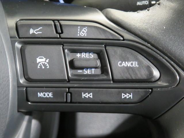 ヤリスクロス ハイブリッドＺ　衝突被害軽減システム　メモリーナビ　バックカメラ　ＥＴＣ　ミュージックプレイヤー接続可　電動シート　オートクルーズコントロール　ＬＥＤヘッドランプ　スマートキー　キーレス　ハイブリッド　ワンオーナー（19枚目）