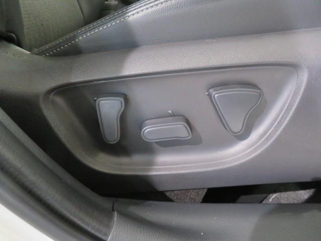 ヤリスクロス ハイブリッドＺ　衝突被害軽減システム　メモリーナビ　バックカメラ　ＥＴＣ　ミュージックプレイヤー接続可　電動シート　オートクルーズコントロール　ＬＥＤヘッドランプ　スマートキー　キーレス　ハイブリッド　ワンオーナー（28枚目）